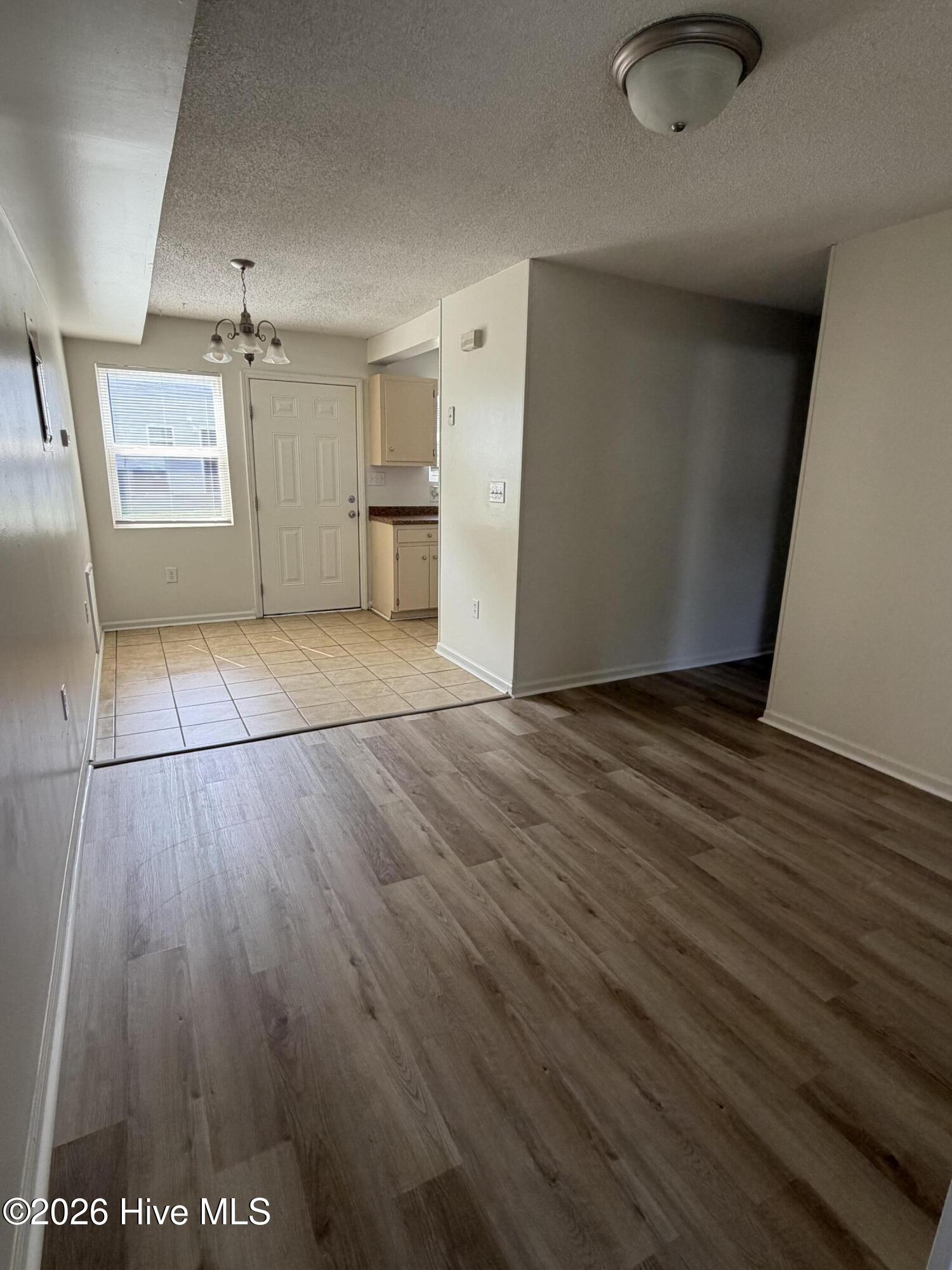 253 Cordell Circle Property Photo 4