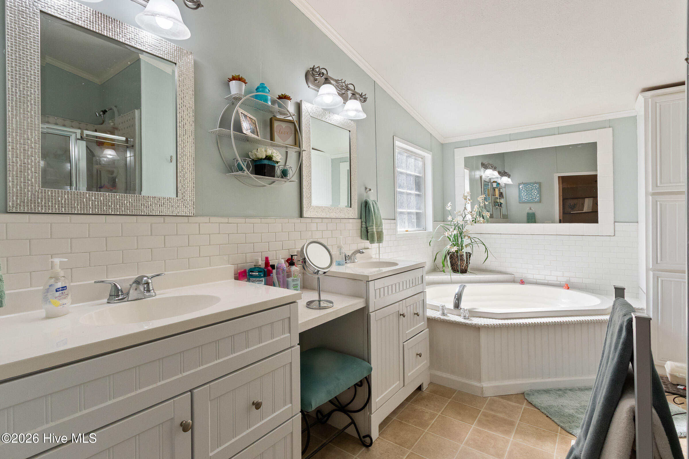 7 Racine Drive Property Photo 14