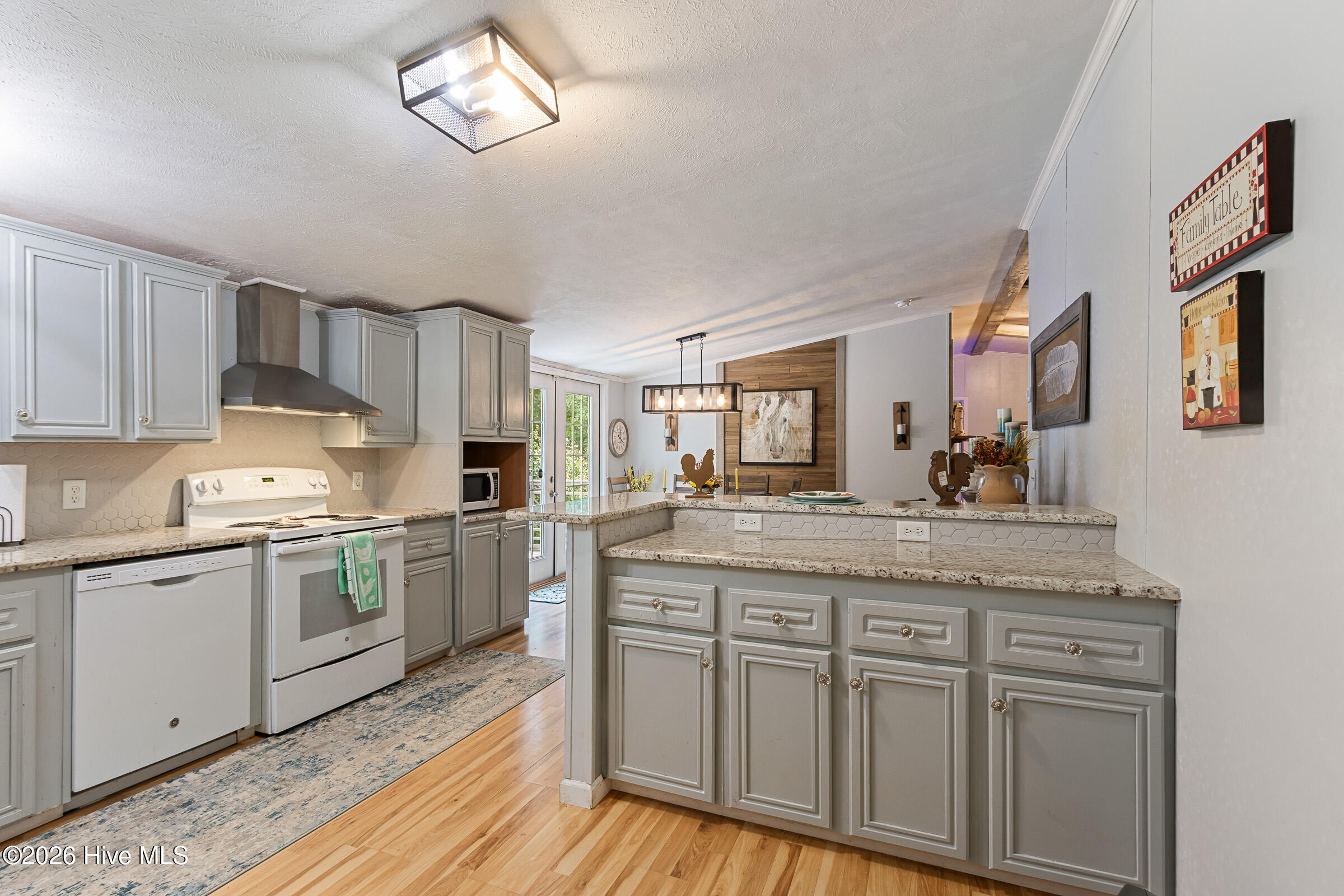 7 Racine Drive Property Photo 28