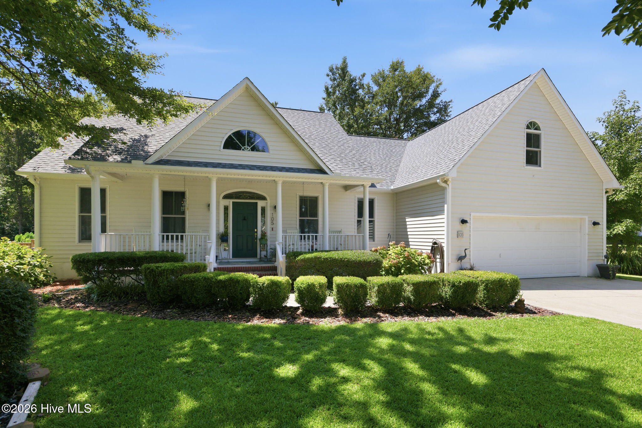 105 Travis Drive Property Photo 1
