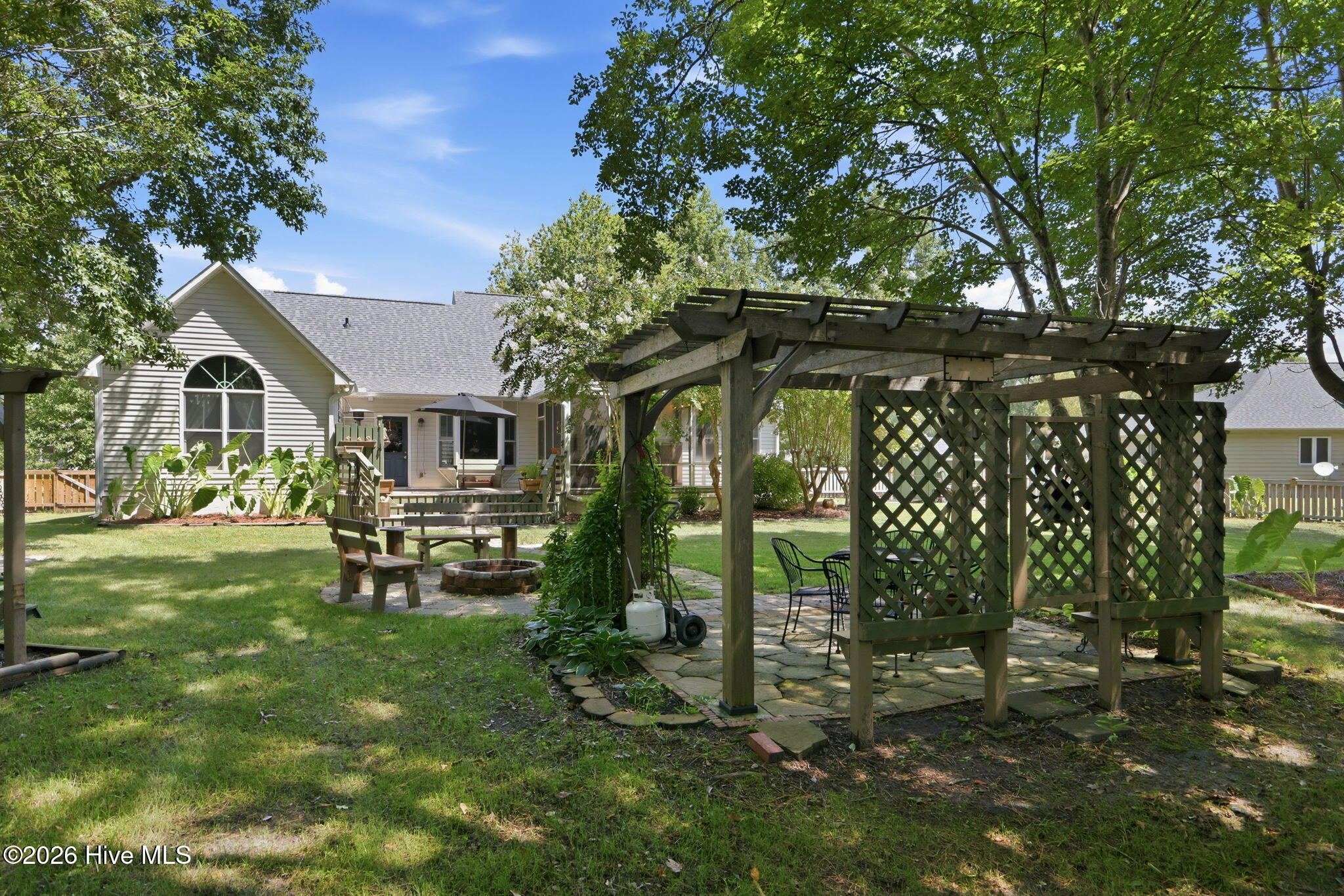 105 Travis Drive Property Photo 44
