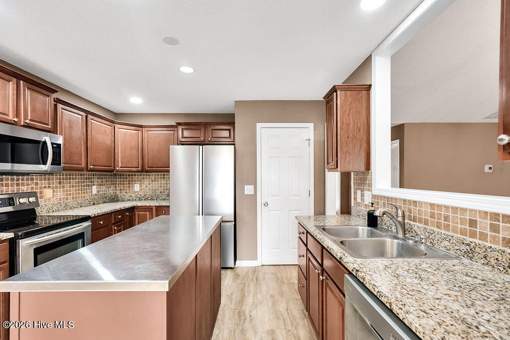 4952 Montserrat Drive Property Photo 10