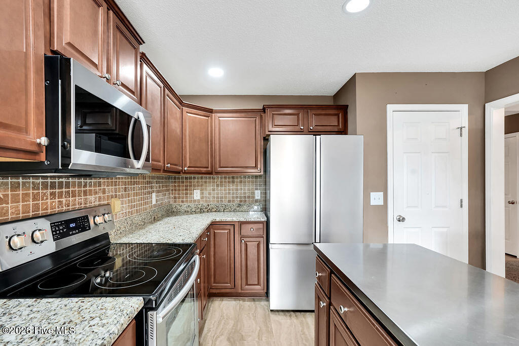 4952 Montserrat Drive Property Photo 12