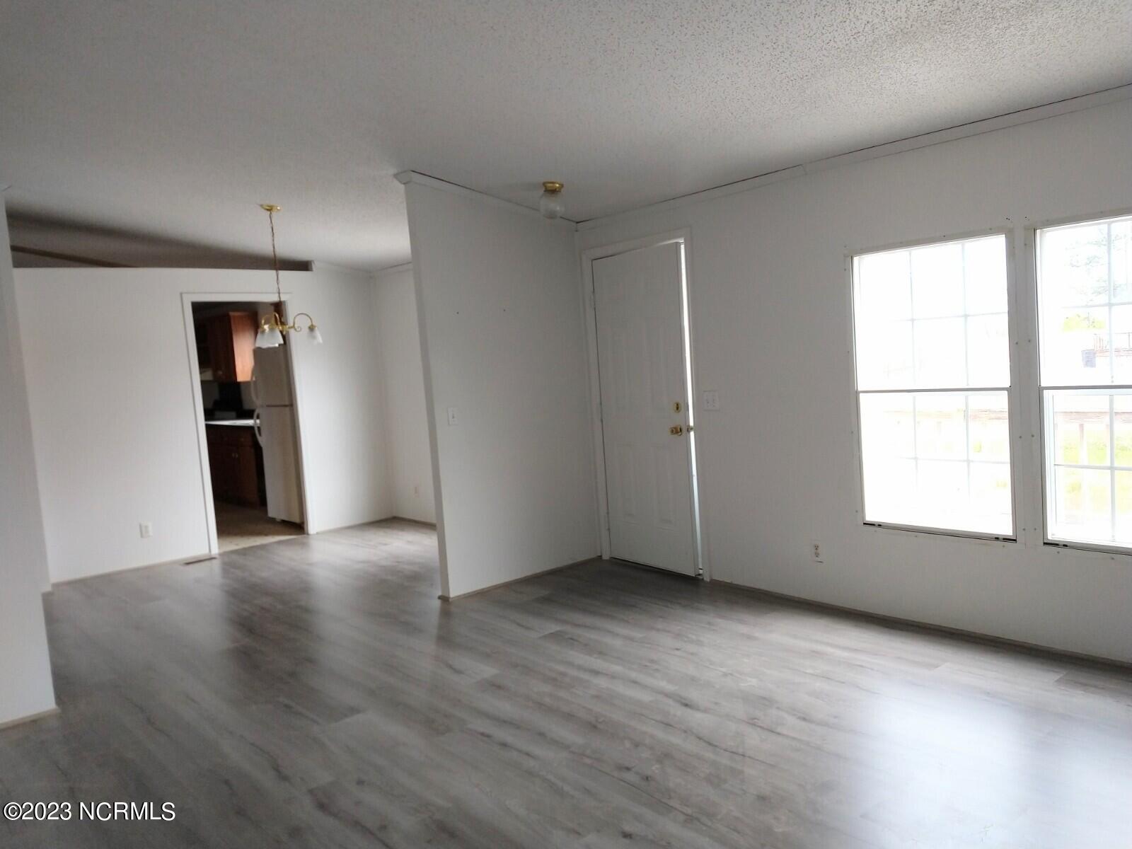 239 Castlebury Lane Property Photo 4