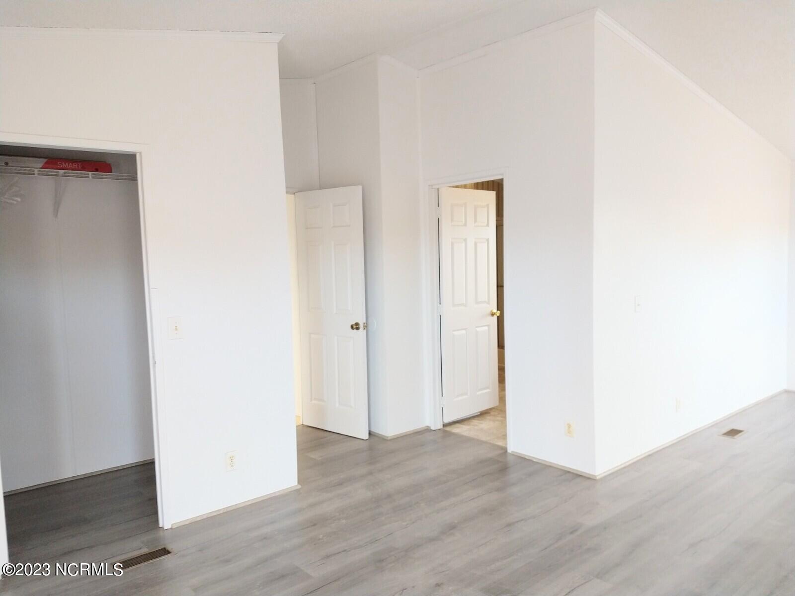 239 Castlebury Lane Property Photo 10