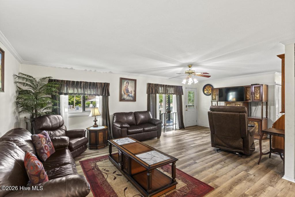 2828 Easy Street Property Photo 9