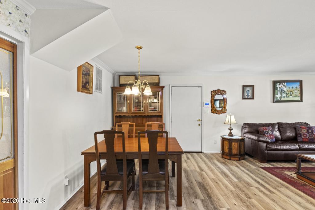 2828 Easy Street Property Photo 13