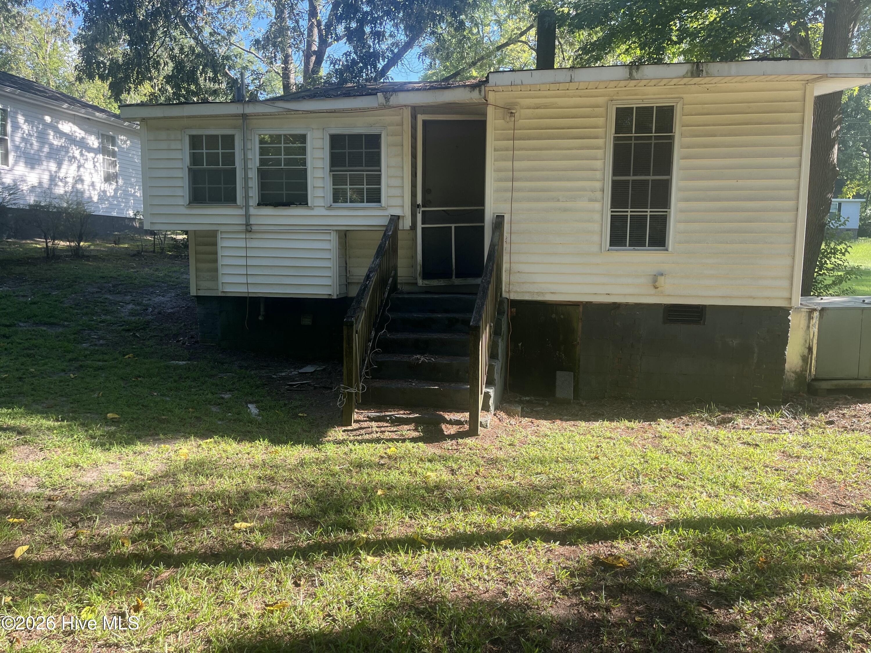 112 W Cedar Street Property Photo 2