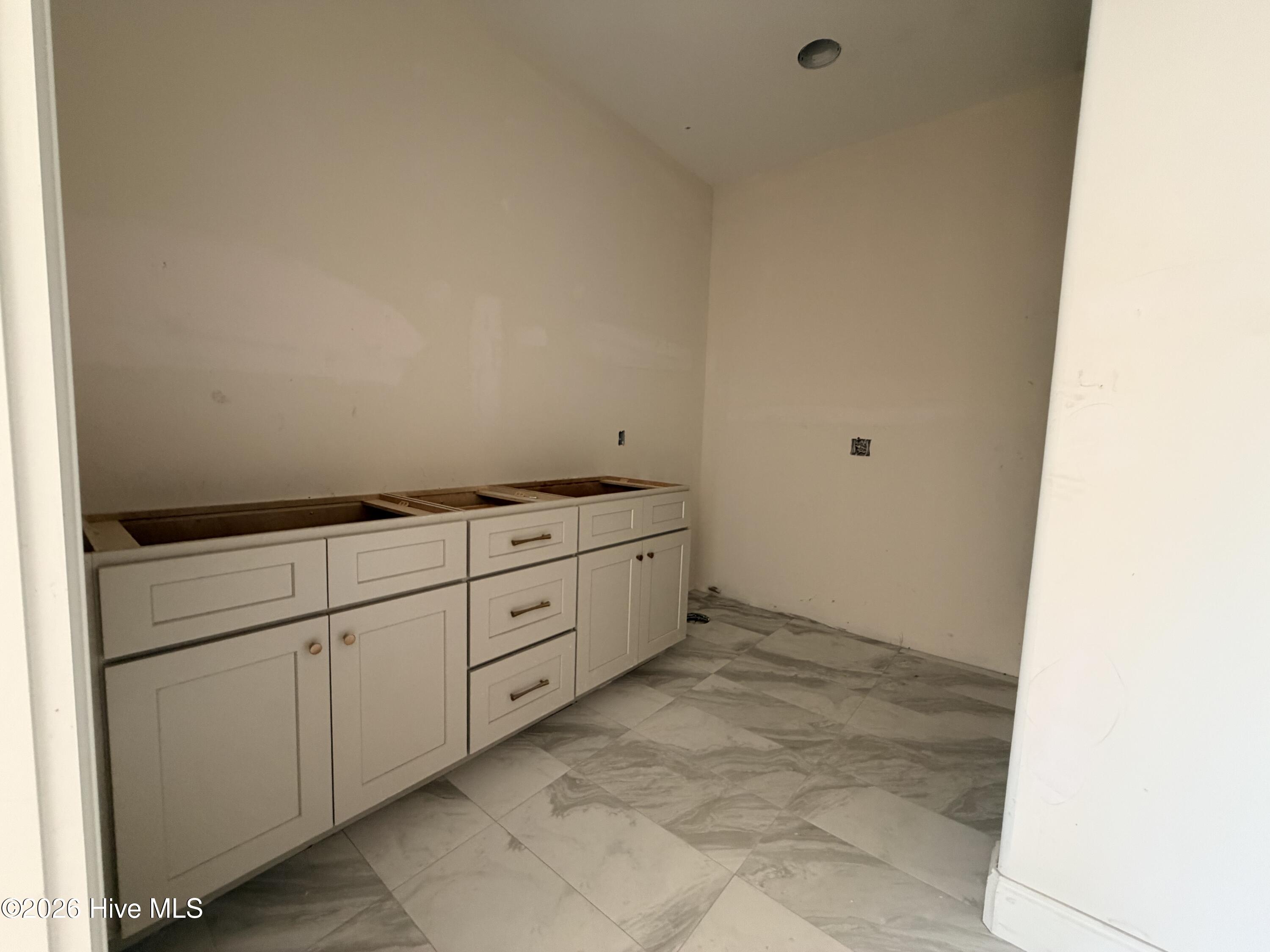 150 Saville Row Property Photo 30