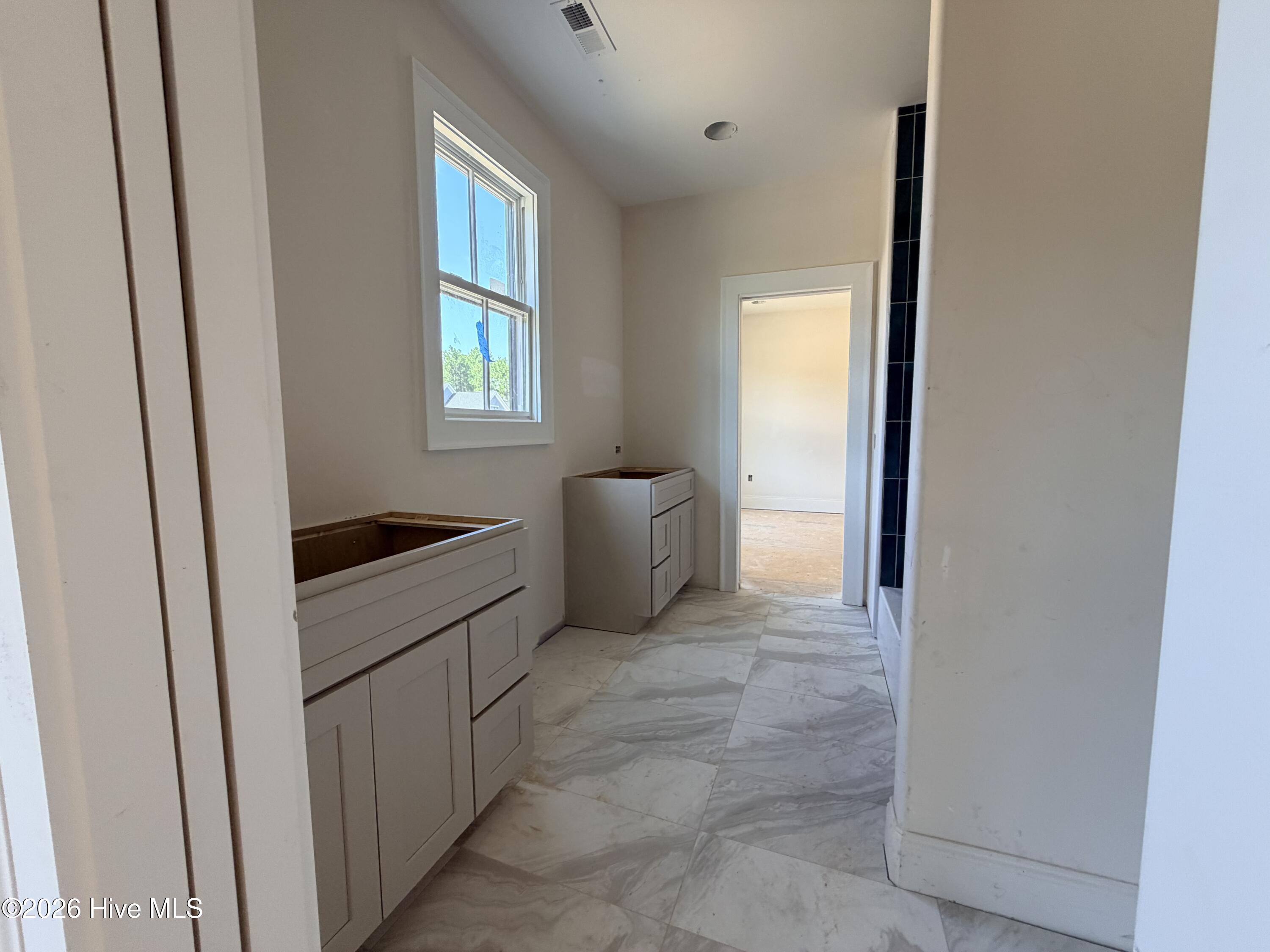 150 Saville Row Property Photo 32