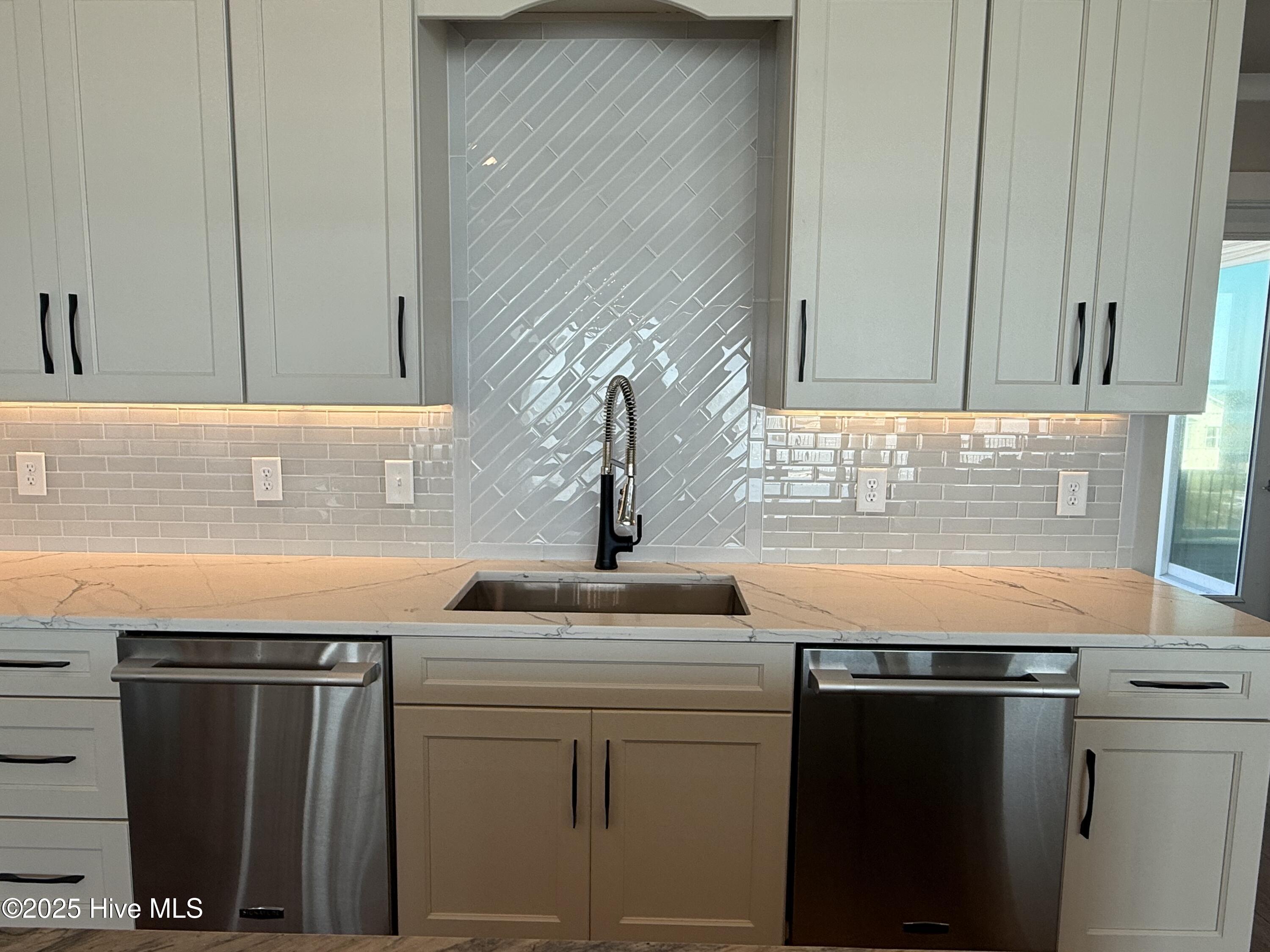 3048 Island Drive . Property Photo 12