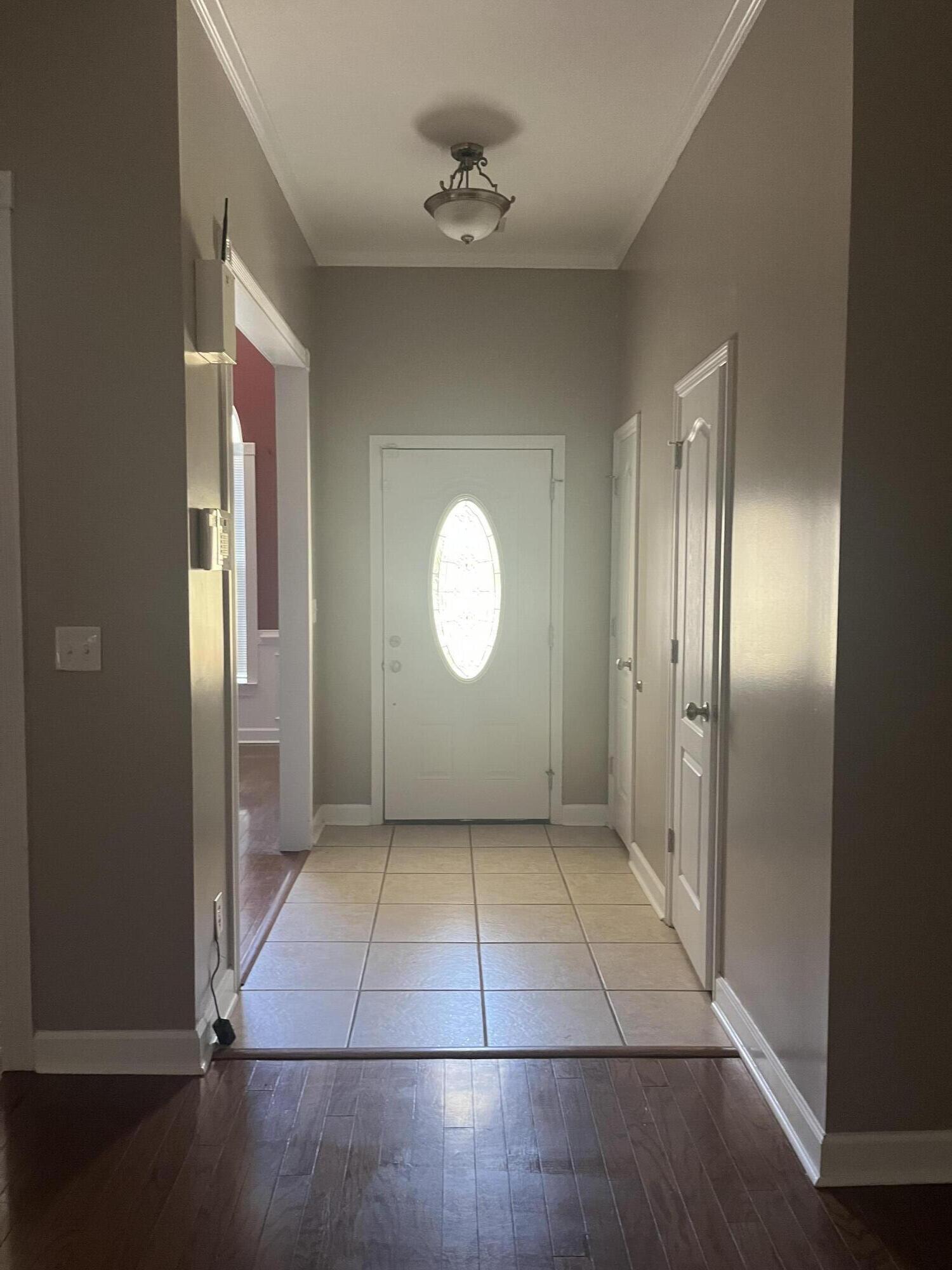 110 Stratford Lane Property Photo 2