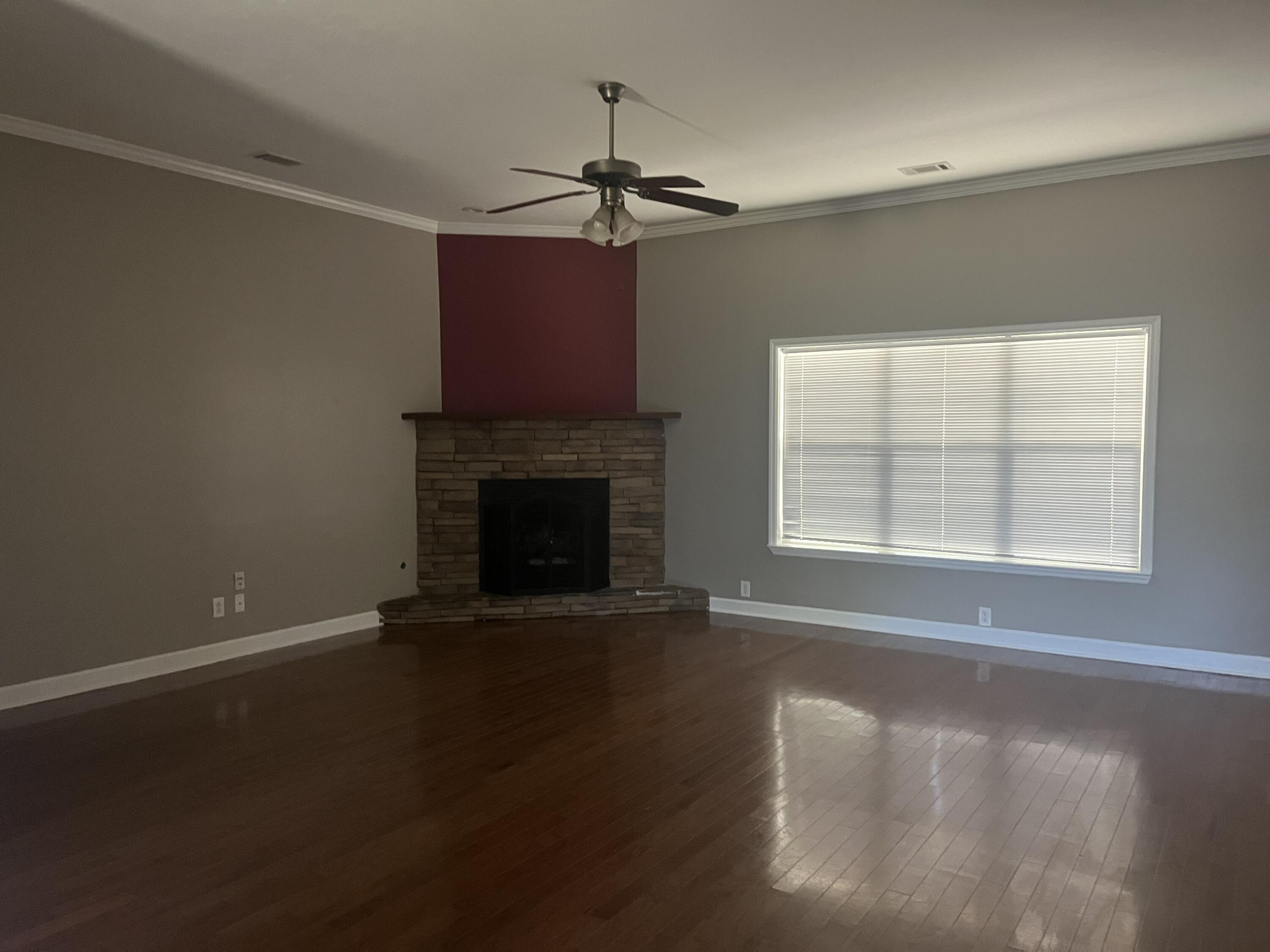 110 Stratford Lane Property Photo 3