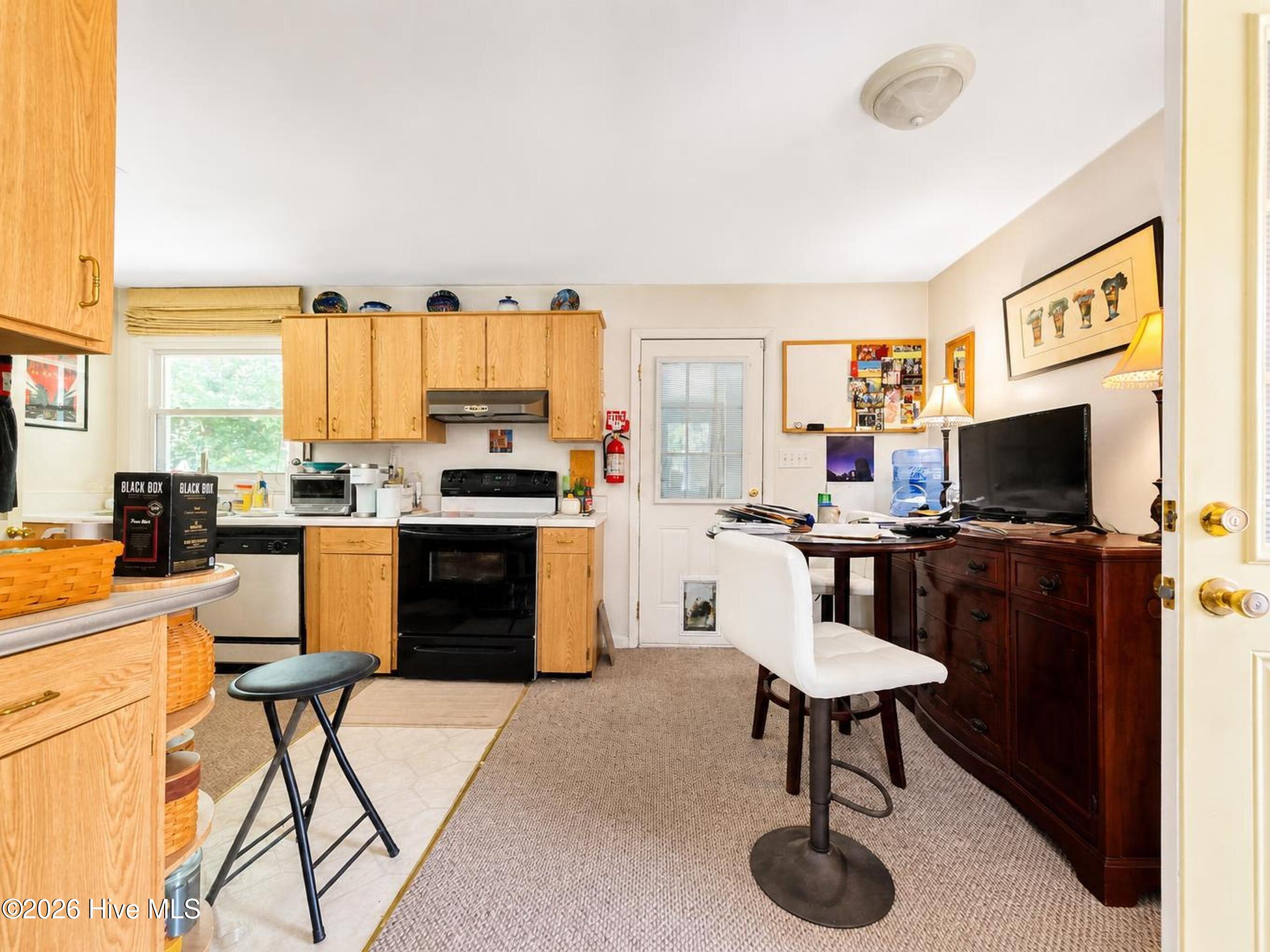 1305 Crescent Drive Property Photo 8