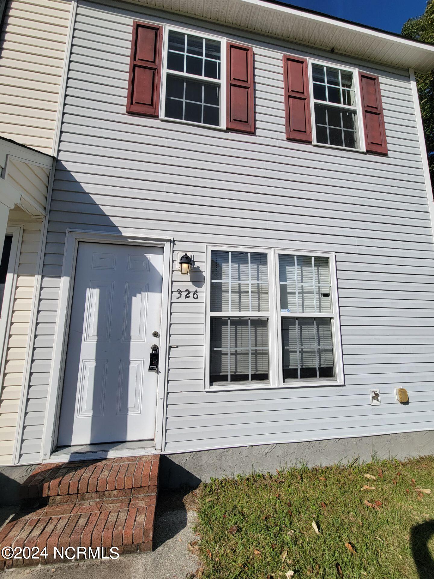 326 Bracken Place Property Photo 1