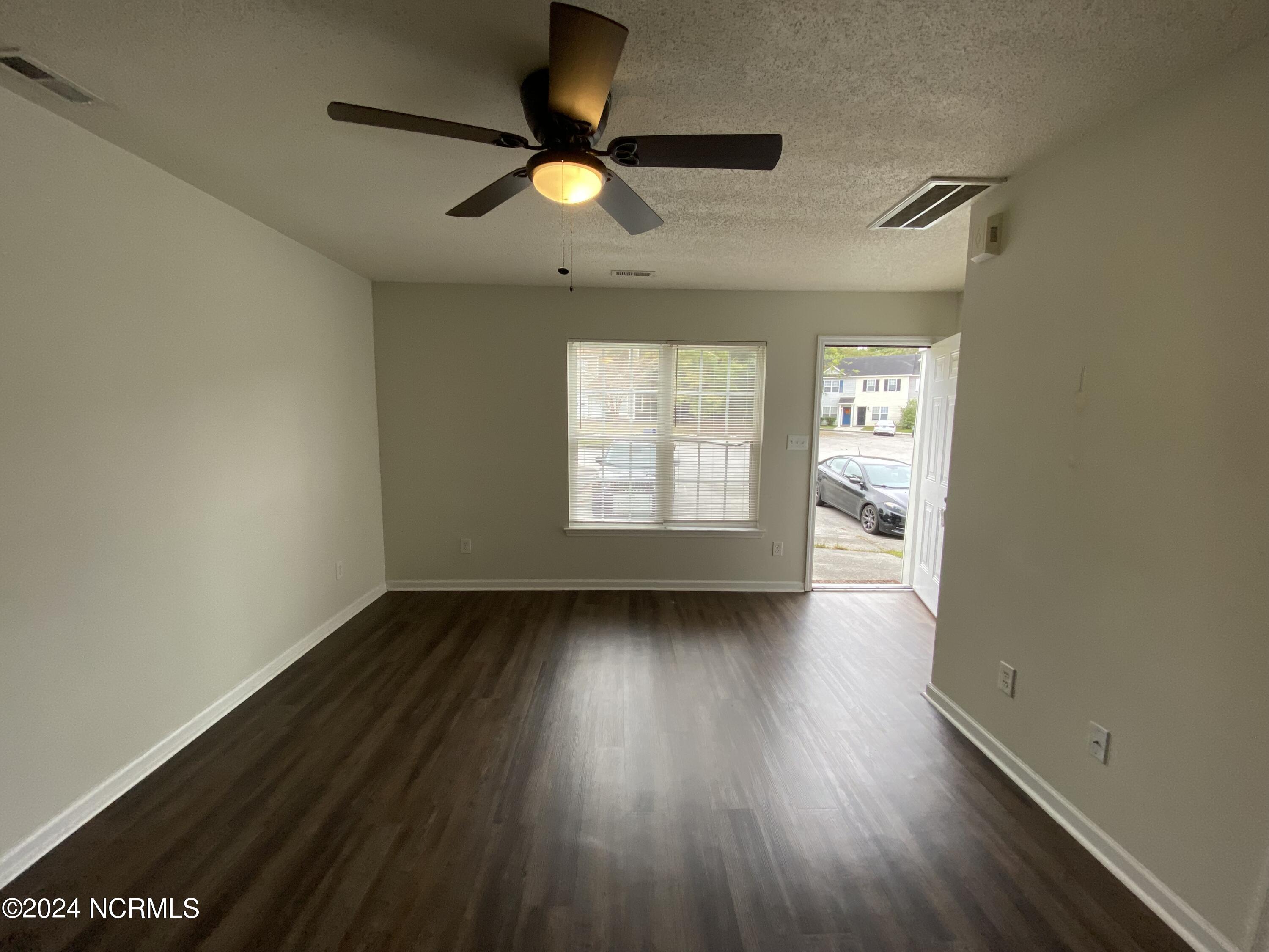 326 Bracken Place Property Photo 2