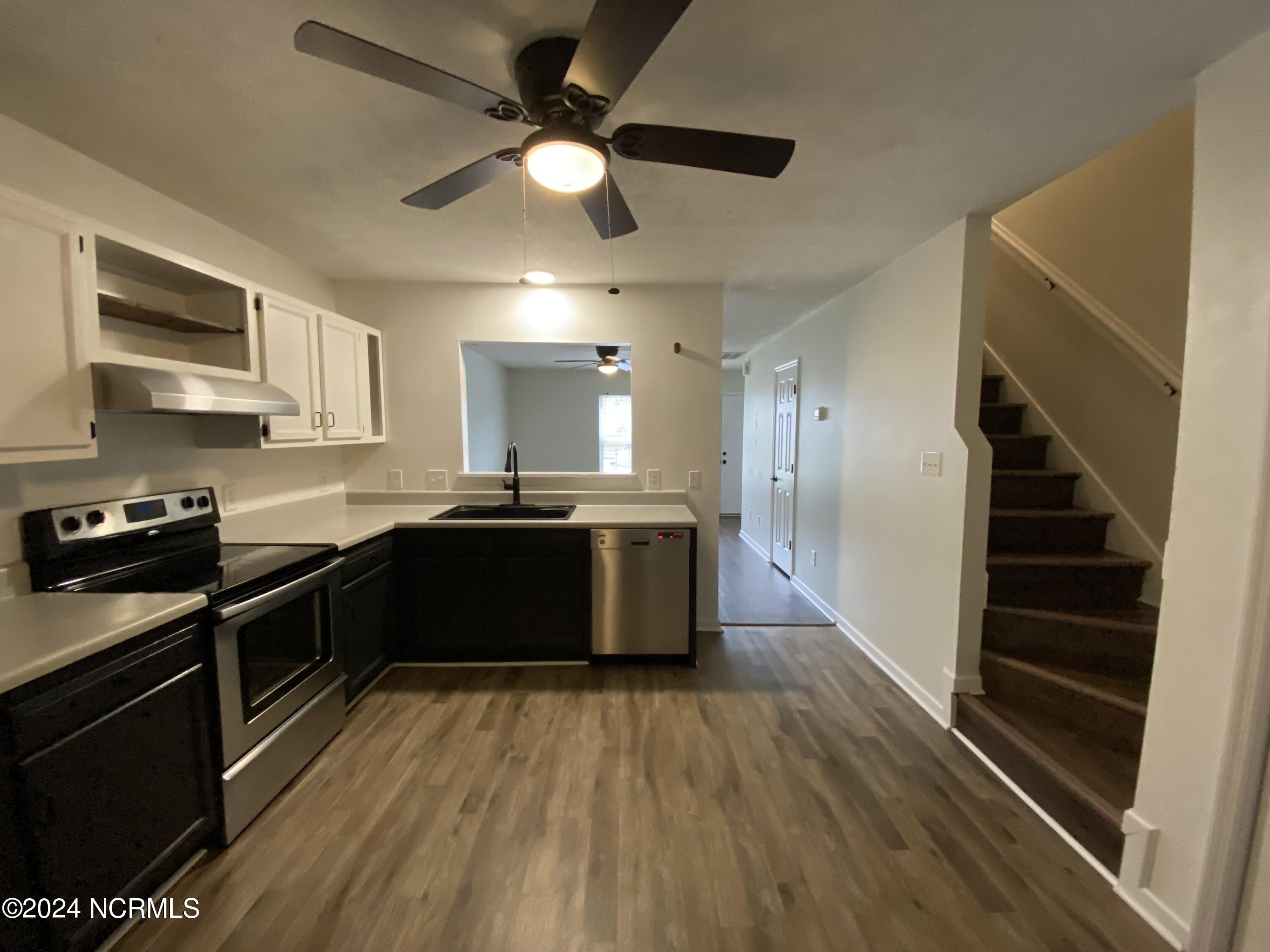 326 Bracken Place Property Photo 3