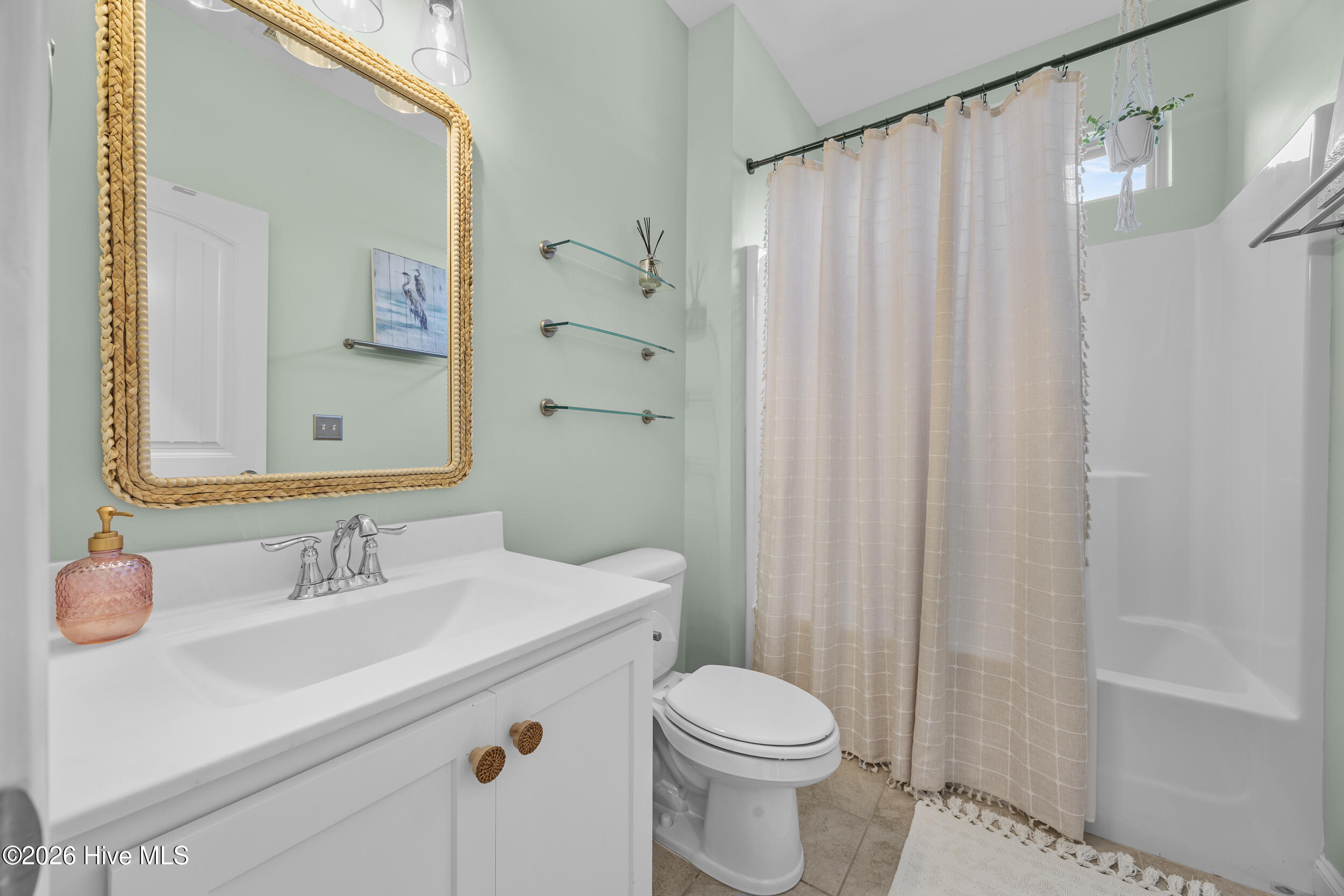 1508 Eastbourne Drive Property Photo 15