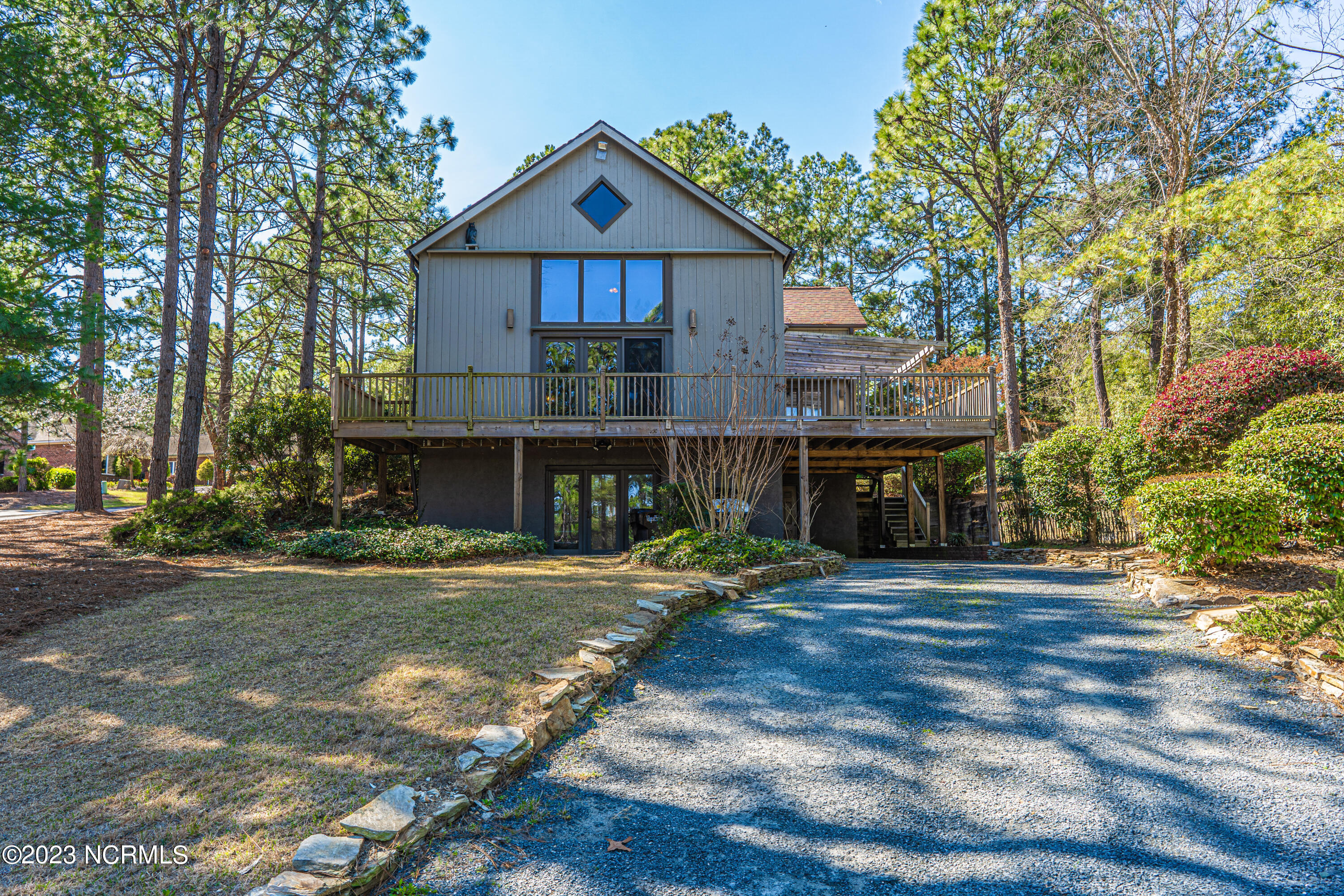 19 Shenecossett Lane Property Photo 1