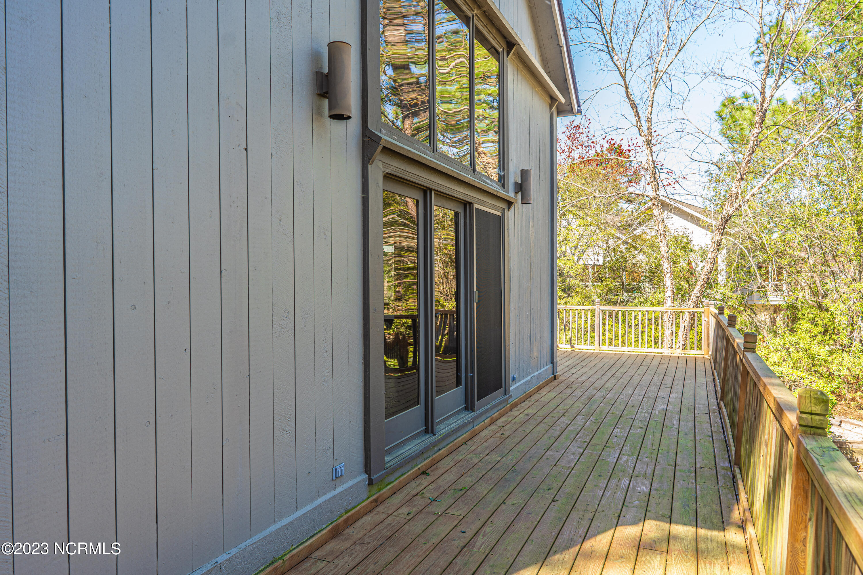 19 Shenecossett Lane Property Photo 3