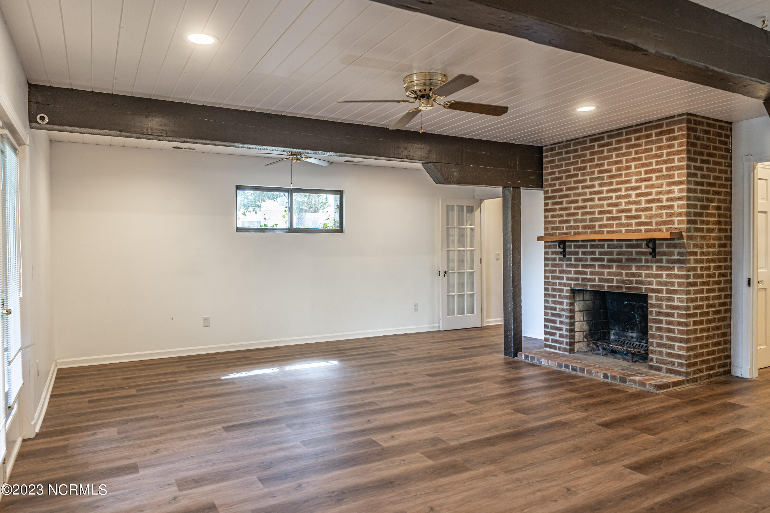 19 Shenecossett Lane Property Photo 25