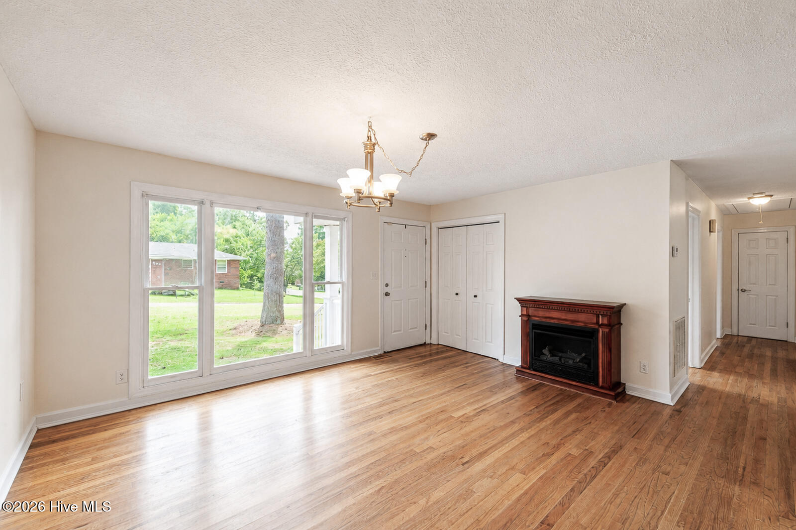 1454 Waccamaw Drive Property Photo 2