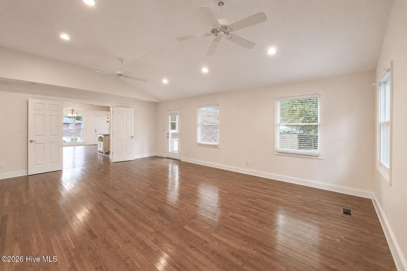 1454 Waccamaw Drive Property Photo 10