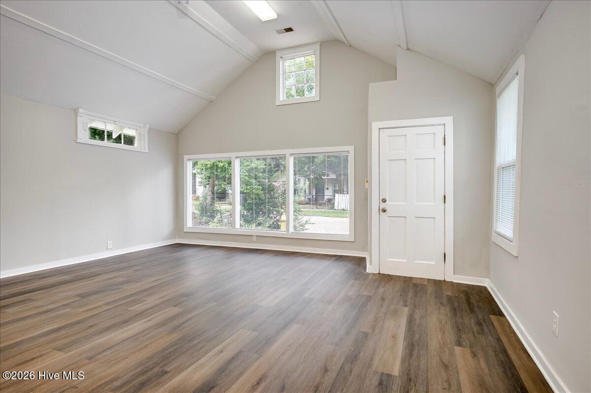1736 Fenwick Street Property Photo 4