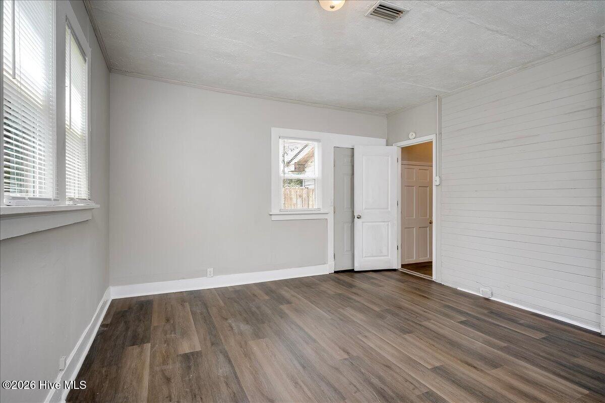 1736 Fenwick Street Property Photo 9