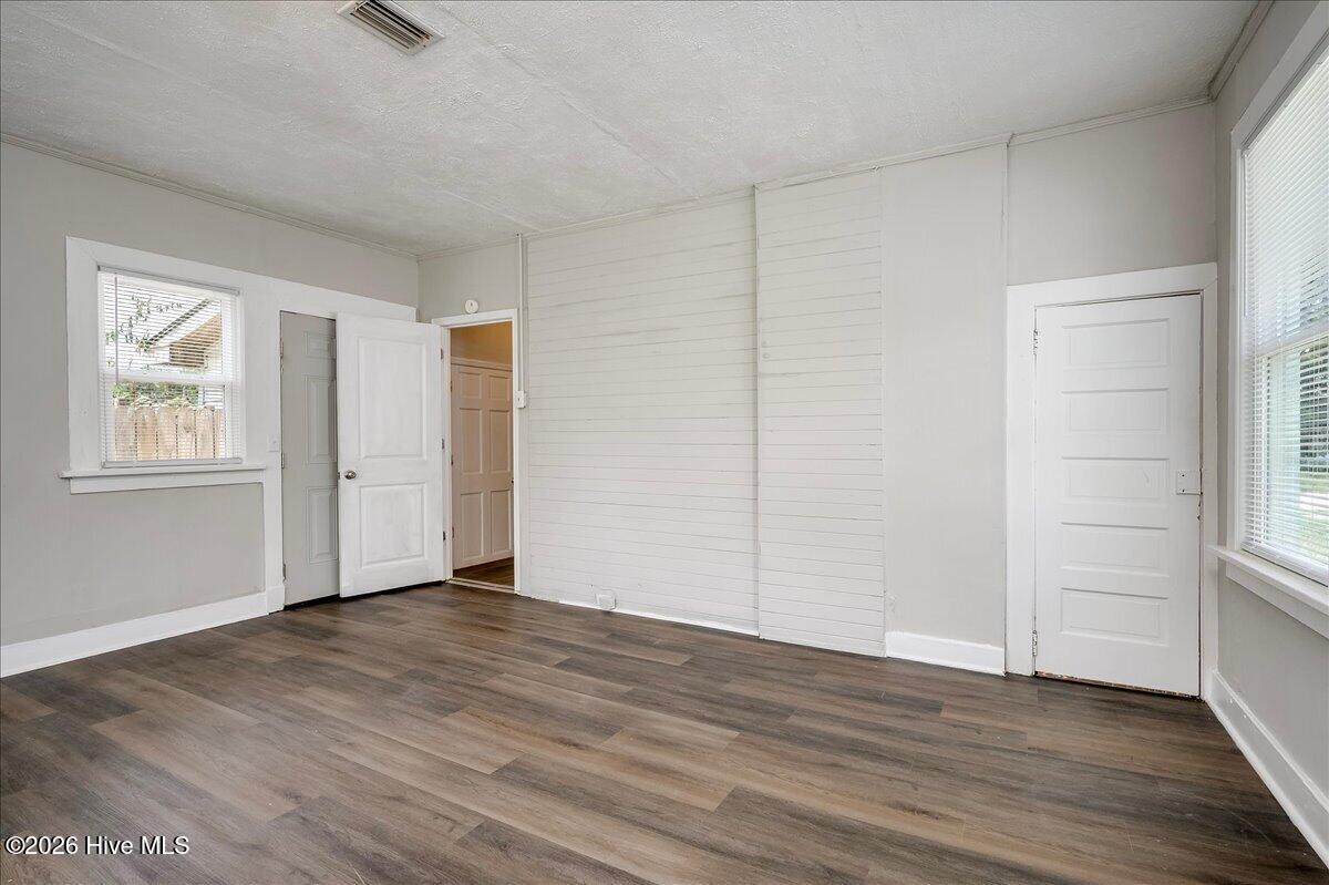 1736 Fenwick Street Property Photo 10