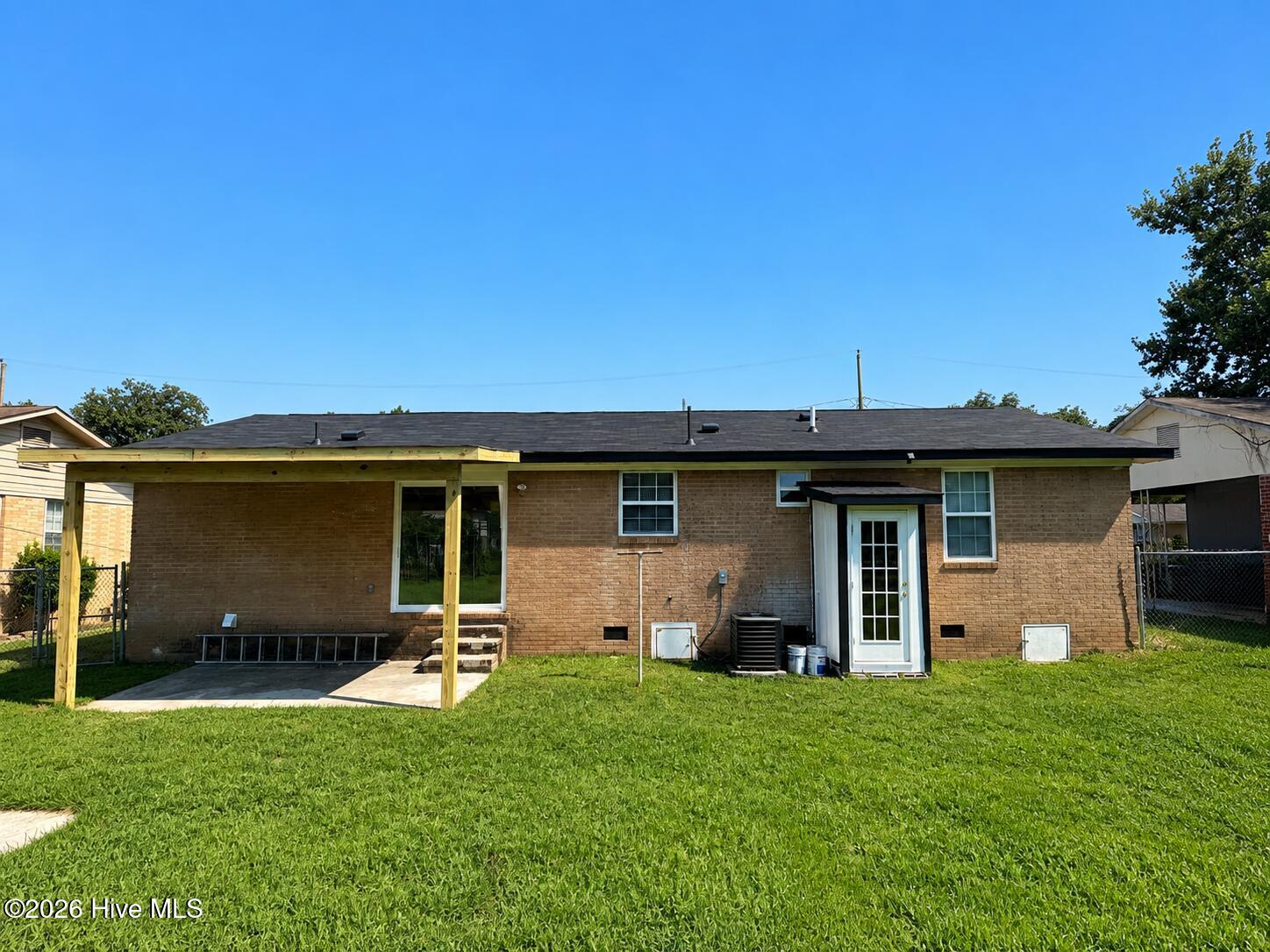 109 E Walker Street Property Photo 2