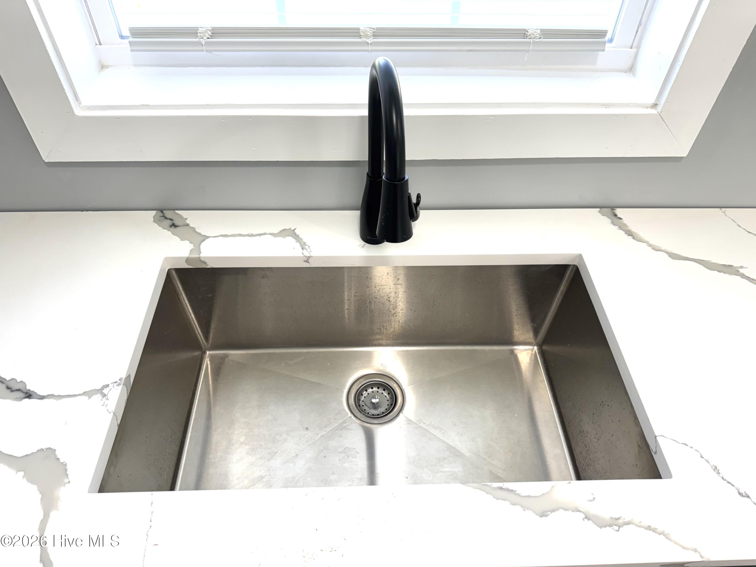 109 E Walker Street Property Photo 12