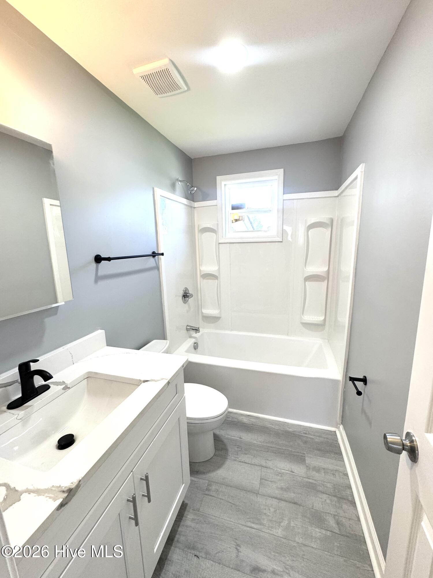 109 E Walker Street Property Photo 13