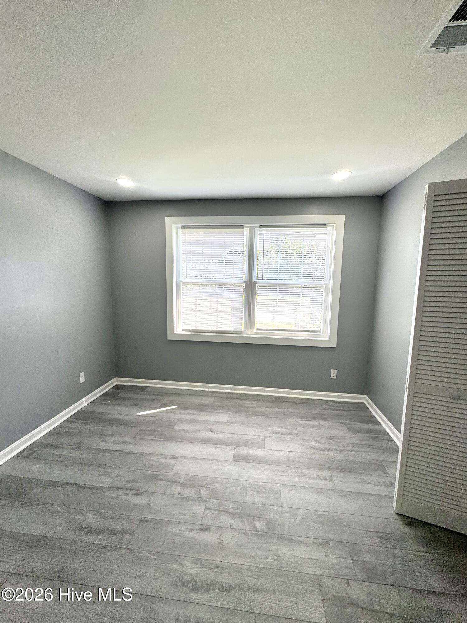 109 E Walker Street Property Photo 16