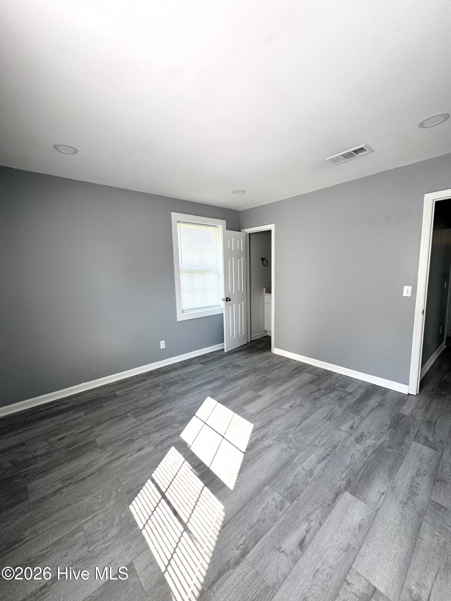 109 E Walker Street Property Photo 17