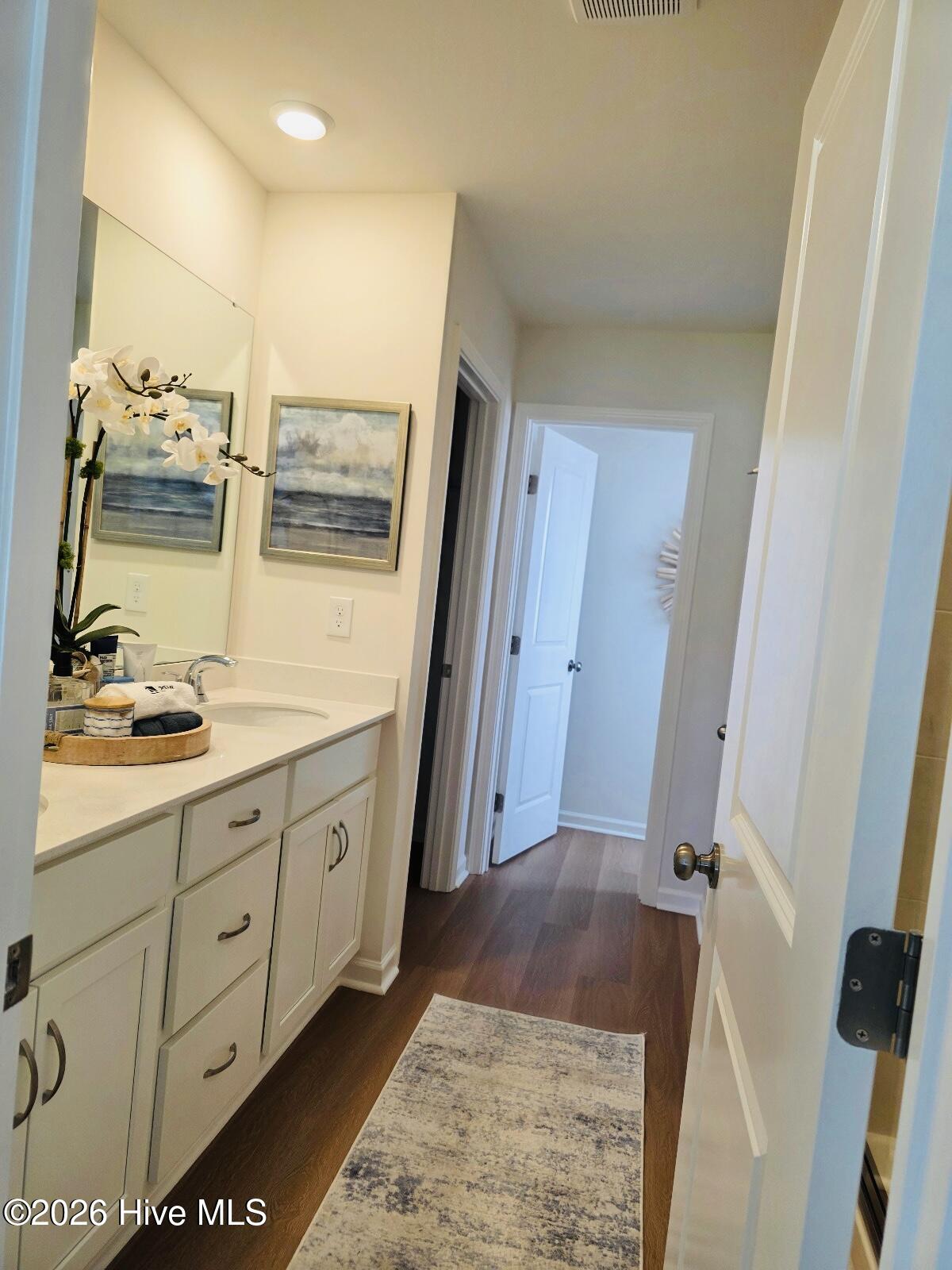 1056 Ben Thomas Drive Ne Property Photo 3