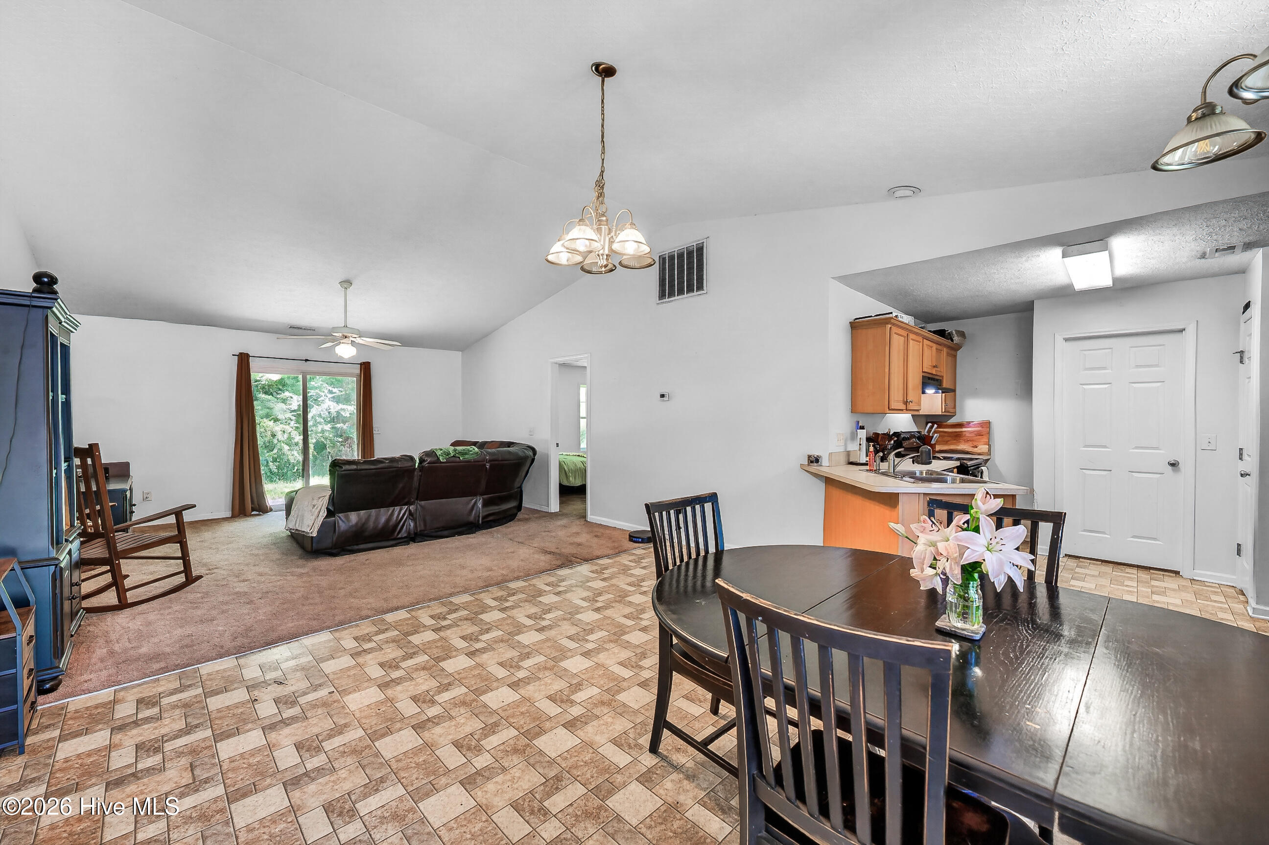 103 Butternut Circle Property Photo 5