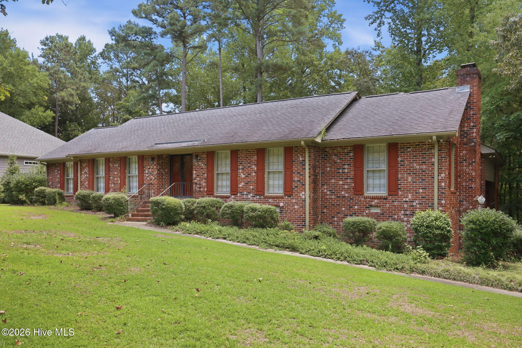 111 Robin Road Property Photo 3