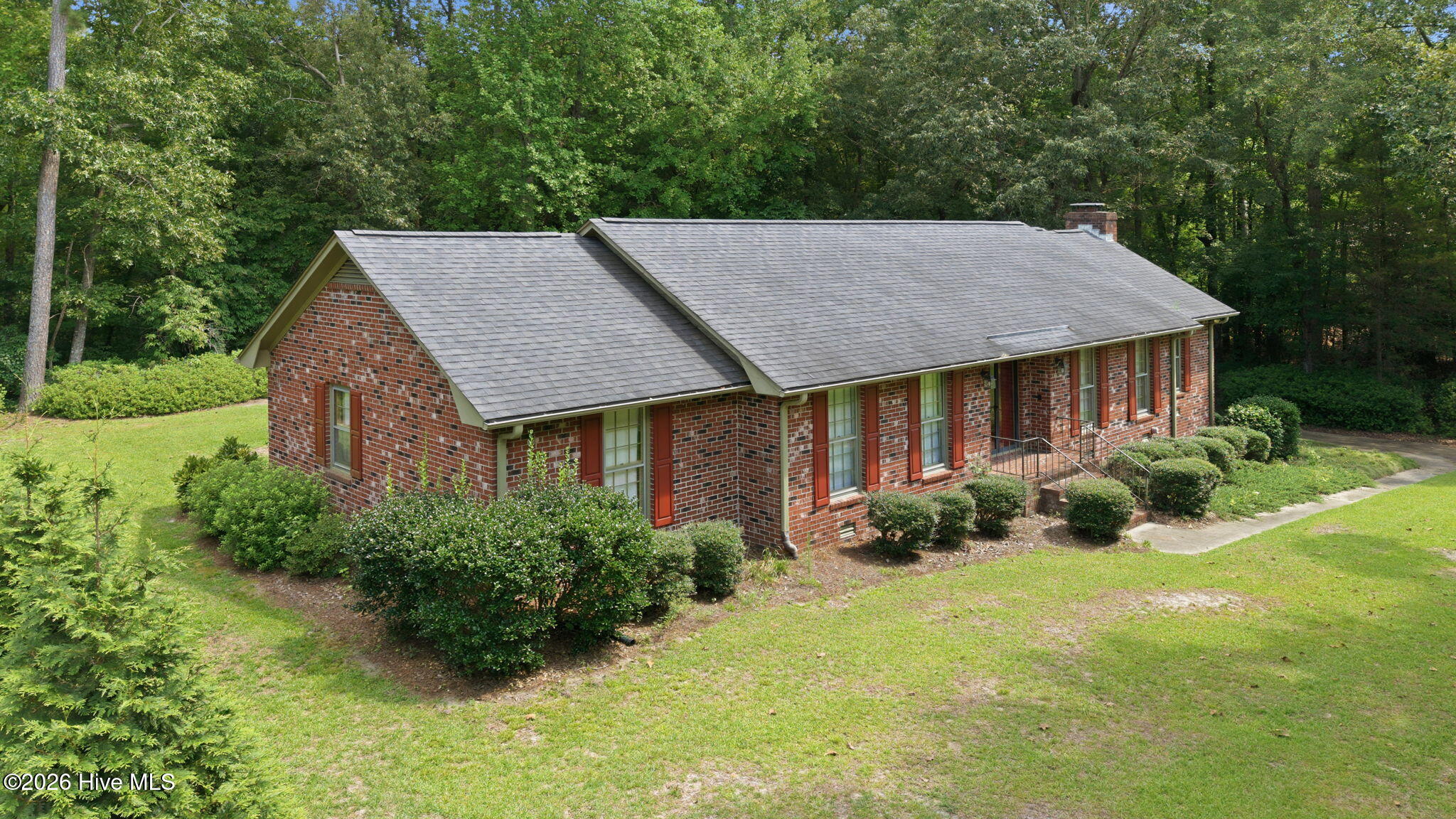 111 Robin Road Property Photo 4