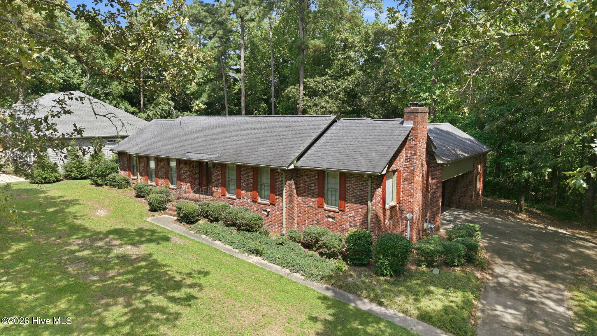 111 Robin Road Property Photo 5