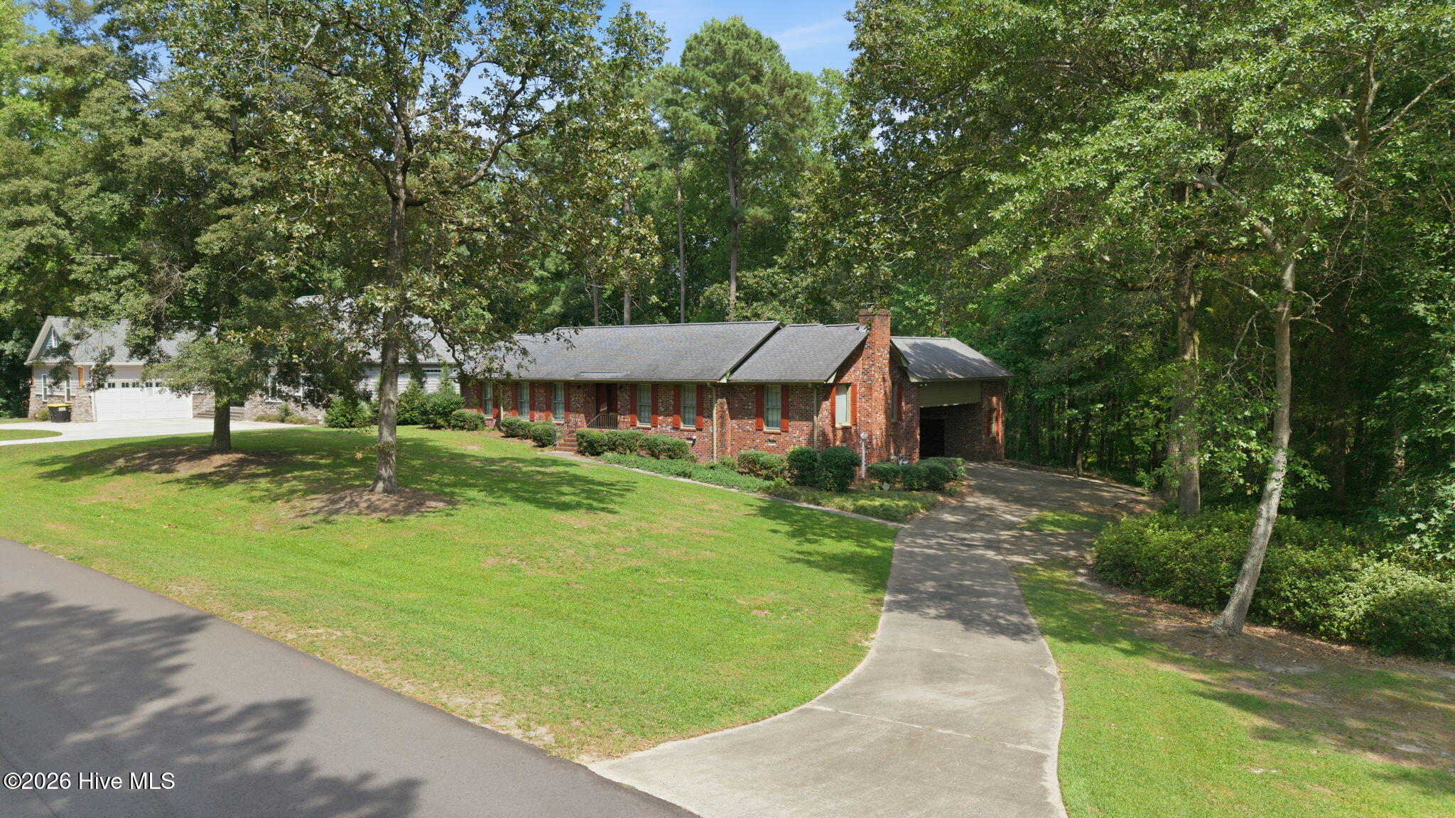111 Robin Road Property Photo 6