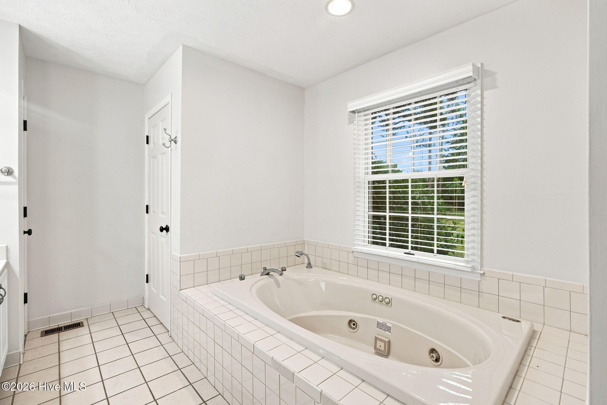 137 River Oaks Drive Property Photo 29