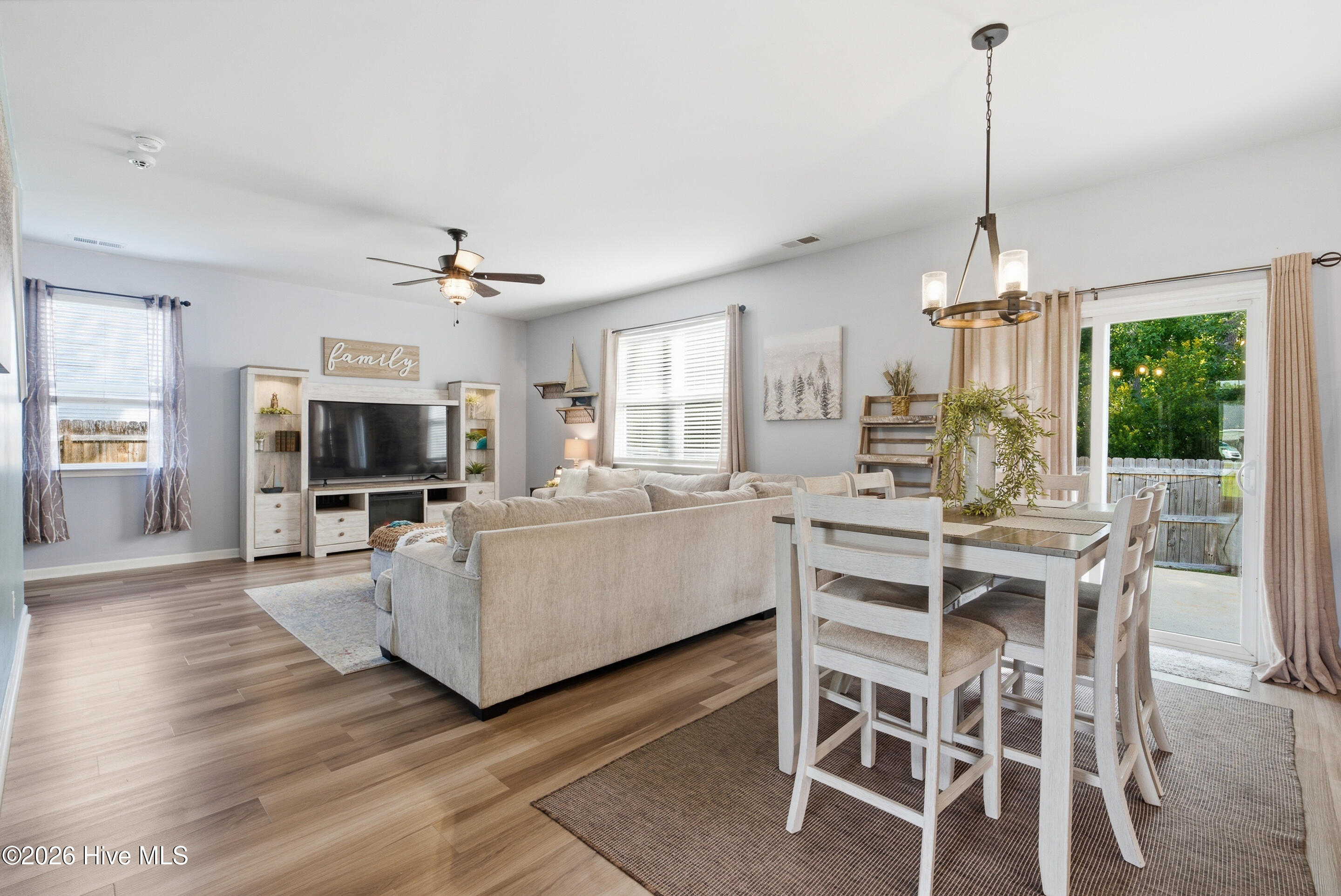 1580 Maltwood Court Se Property Photo 18