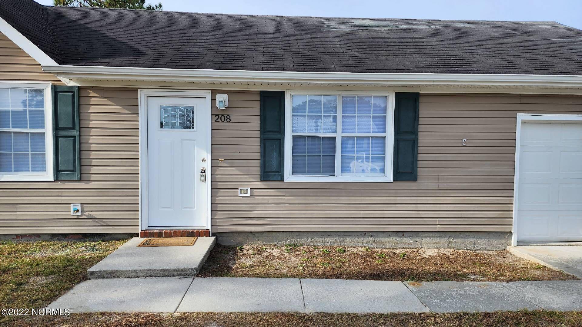 208 S Ginger Drive Property Photo 2