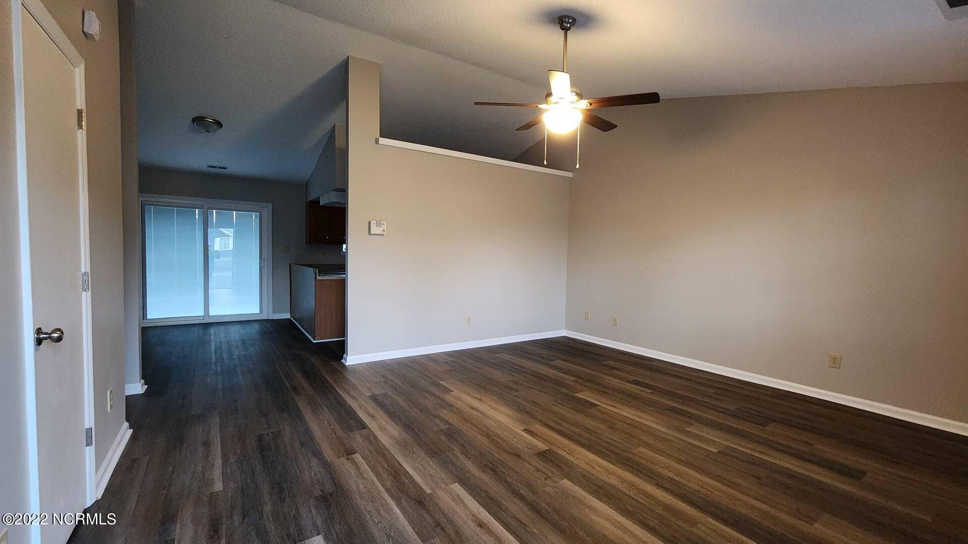 208 S Ginger Drive Property Photo 3