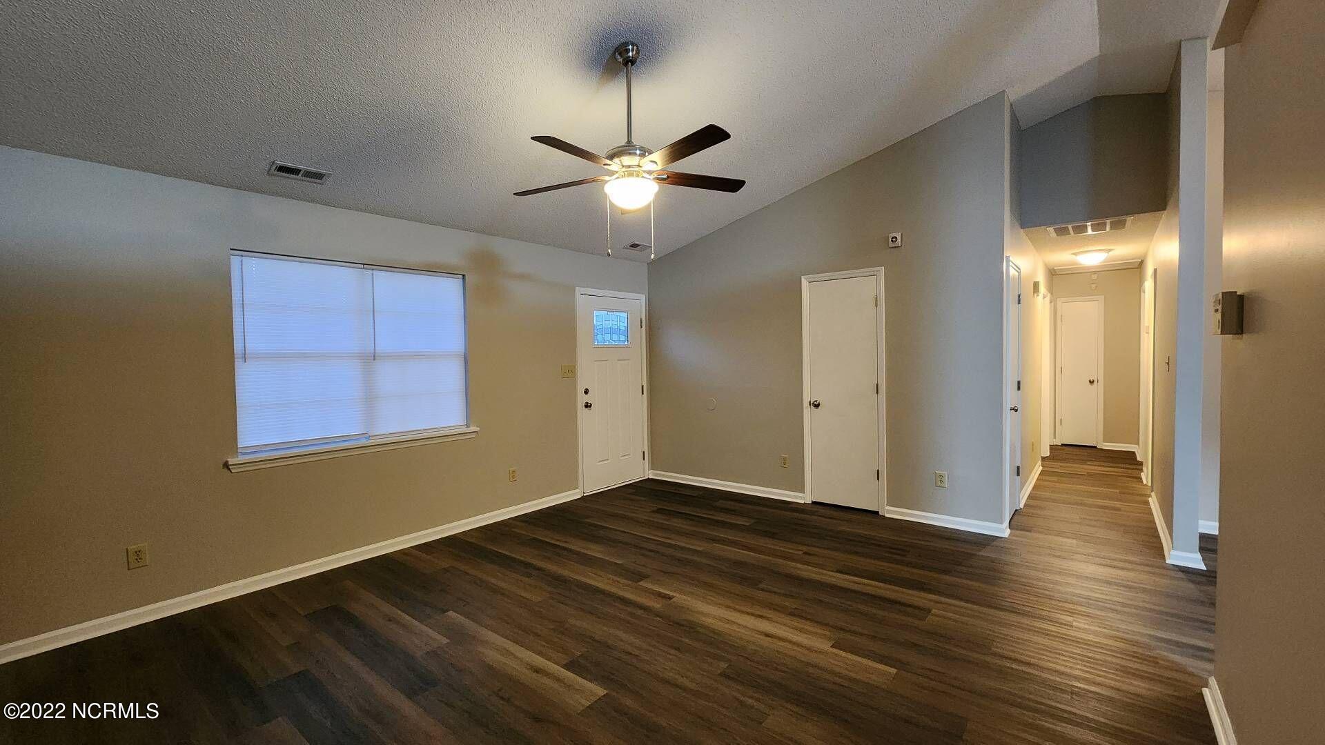 208 S Ginger Drive Property Photo 5