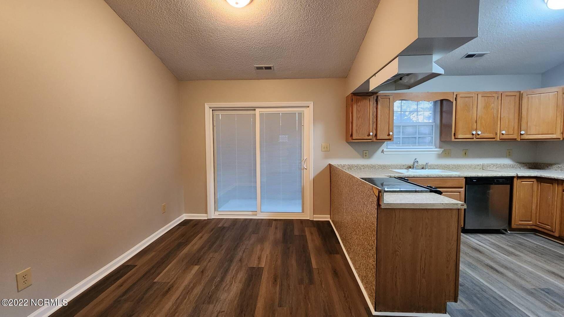 208 S Ginger Drive Property Photo 6