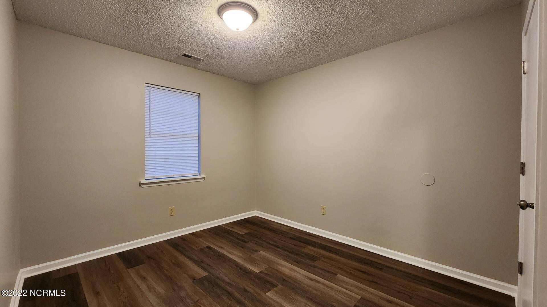 208 S Ginger Drive Property Photo 13