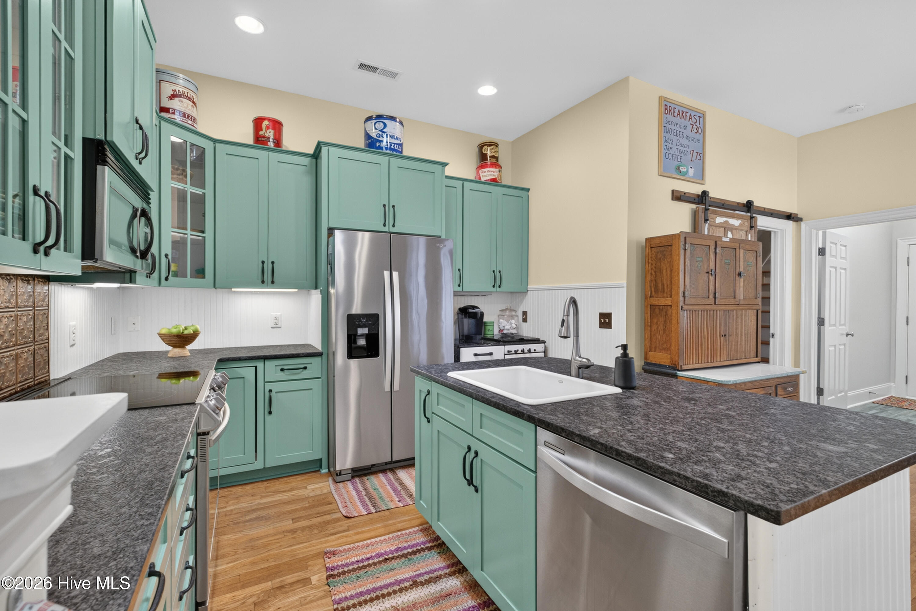 314 Bayfield Drive Property Photo 19