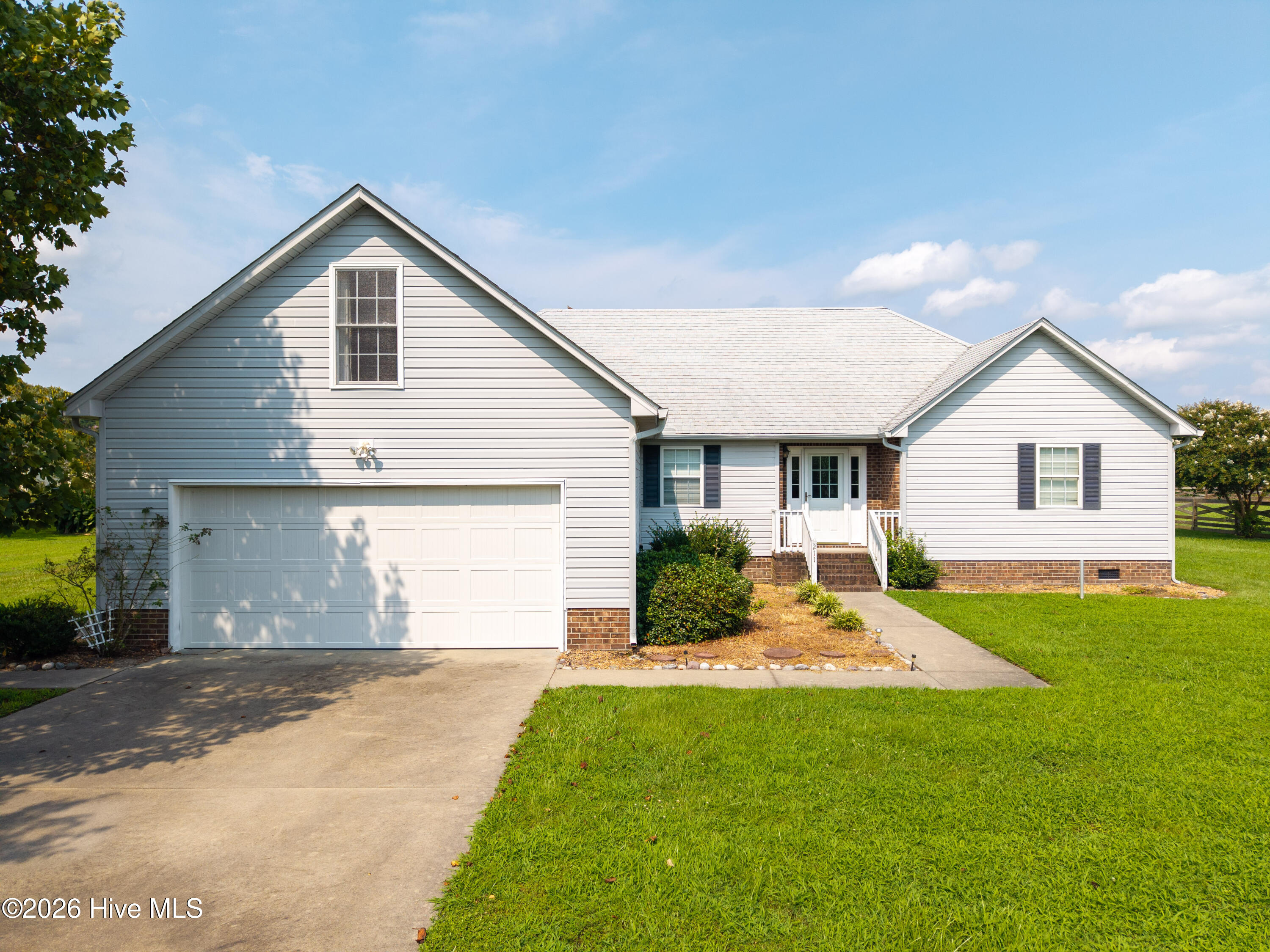 211 Smith Drive Property Photo 1